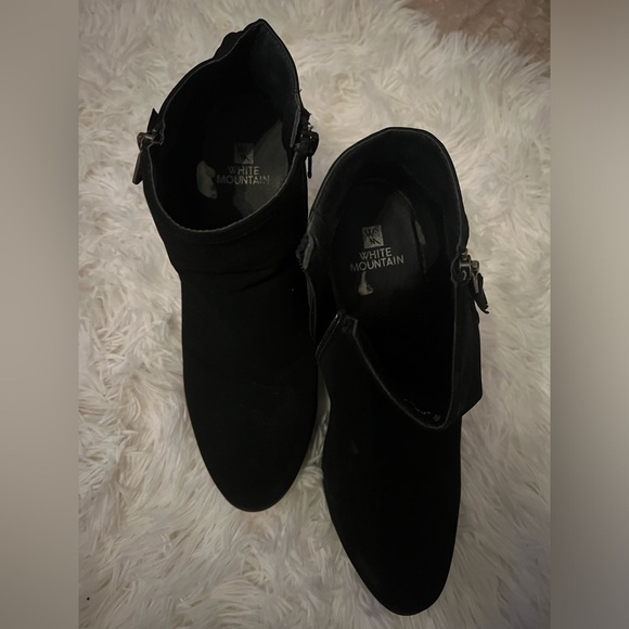 White Mountain Sleek Black Ankle Booties - Picture 1 of 5
